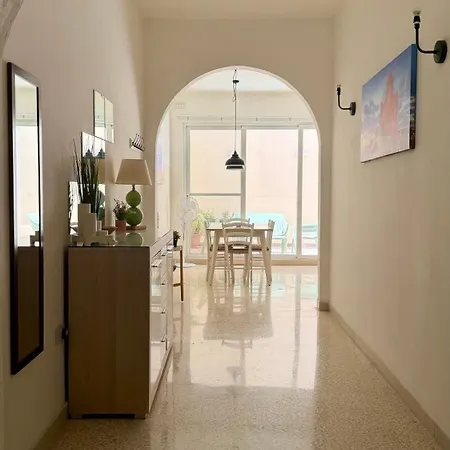 Elle's Groundfloor *